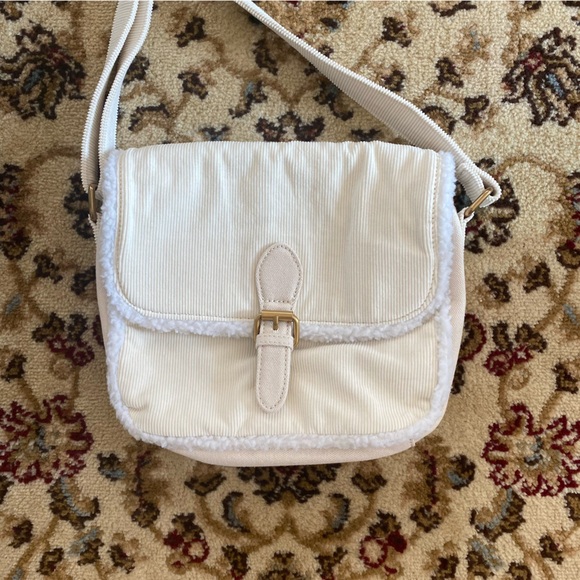 Brandy Melville Messenger Bag NWOT - Picture 3 of 6